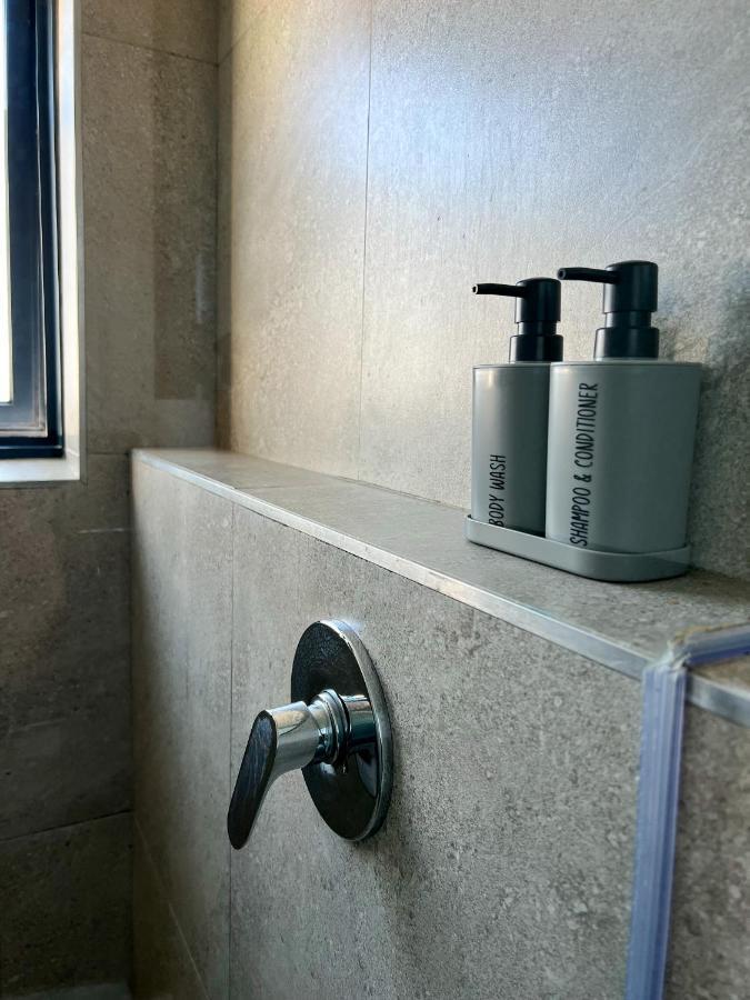 Waterfront Studio Apartment No 5 เฮอร์มานุส ภายนอก รูปภาพ